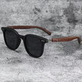 Sonnenbrille mit Holzmaserungsbügeln