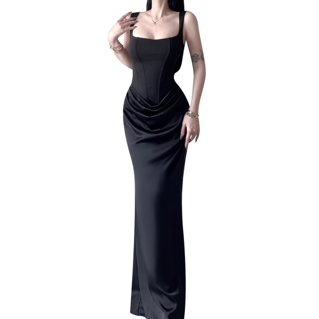 Ärmelloses, rückenfreies, eng anliegendes langes Kleid mit Fishtail-Saum