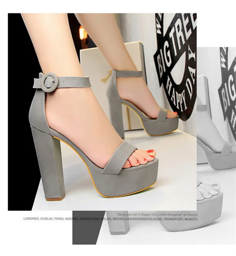 Mode Frauen Pumps Sandalen Sommer Plateau Gürtelschnalle Riemen PU Blockabsatz Outdoor Koreanischer Stil Schwarz Offene Spitze Grace 1550-1
