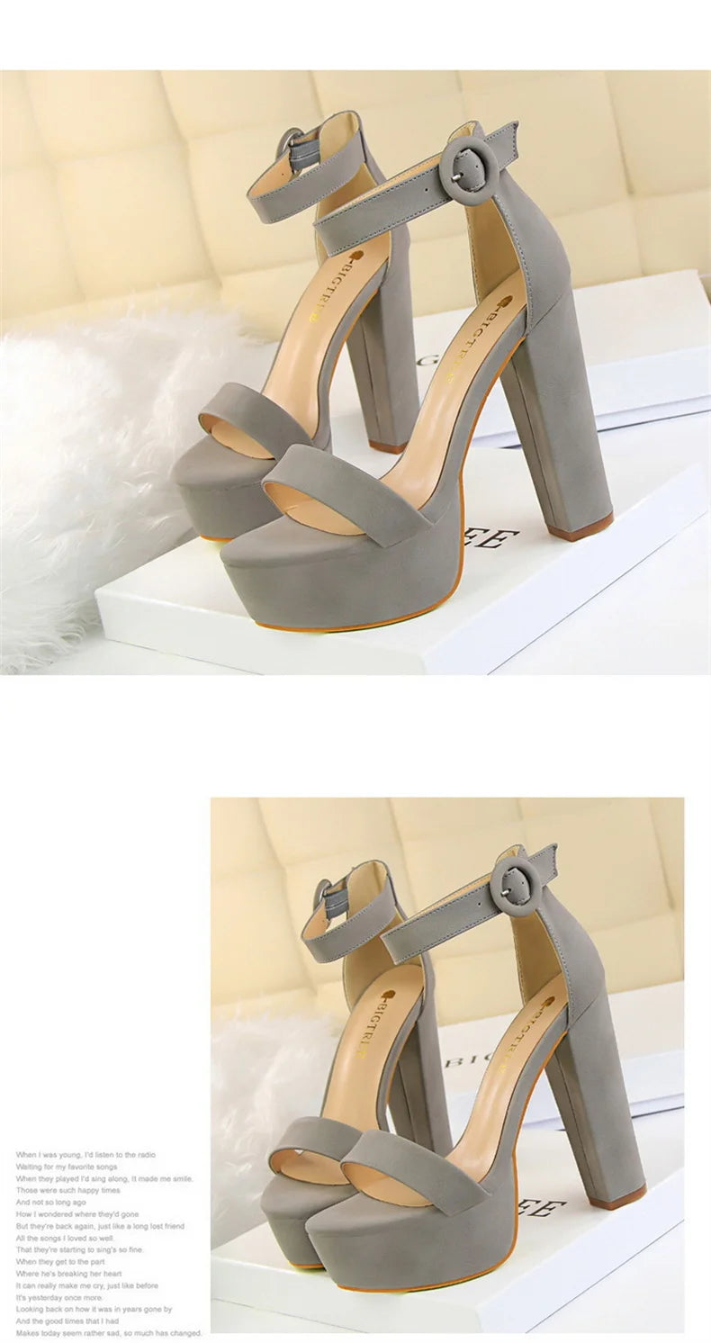 Mode Frauen Pumps Sandalen Sommer Plateau Gürtelschnalle Riemen PU Blockabsatz Outdoor Koreanischer Stil Schwarz Offene Spitze Grace 1550-1