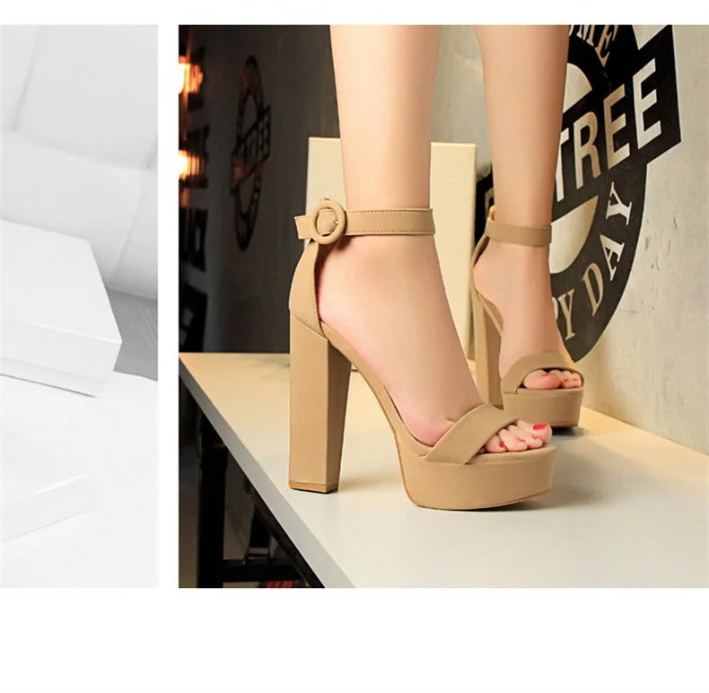 Mode Frauen Pumps Sandalen Sommer Plateau Gürtelschnalle Riemen PU Blockabsatz Outdoor Koreanischer Stil Schwarz Offene Spitze Grace 1550-1