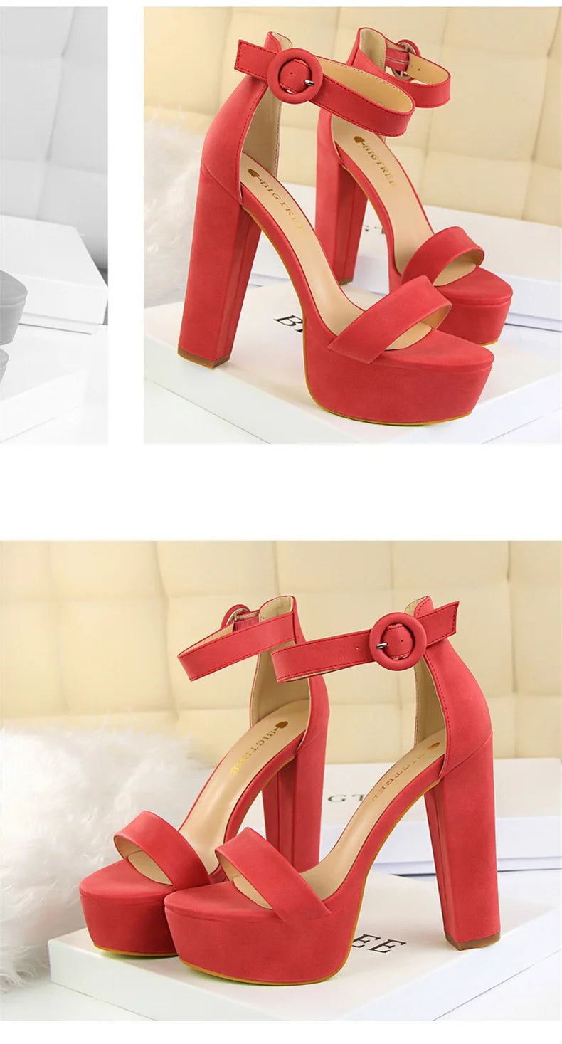 Mode Frauen Pumps Sandalen Sommer Plateau Gürtelschnalle Riemen PU Blockabsatz Outdoor Koreanischer Stil Schwarz Offene Spitze Grace 1550-1