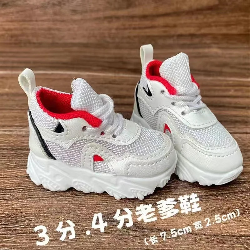 60CM Puppen-Basketballschuhe 1/3 BJD Sneaker SD Puppenzubehör Mode Freizeitschuhe Schwarz Weiß Mehrfarbige Schuhe Anziehpuppe