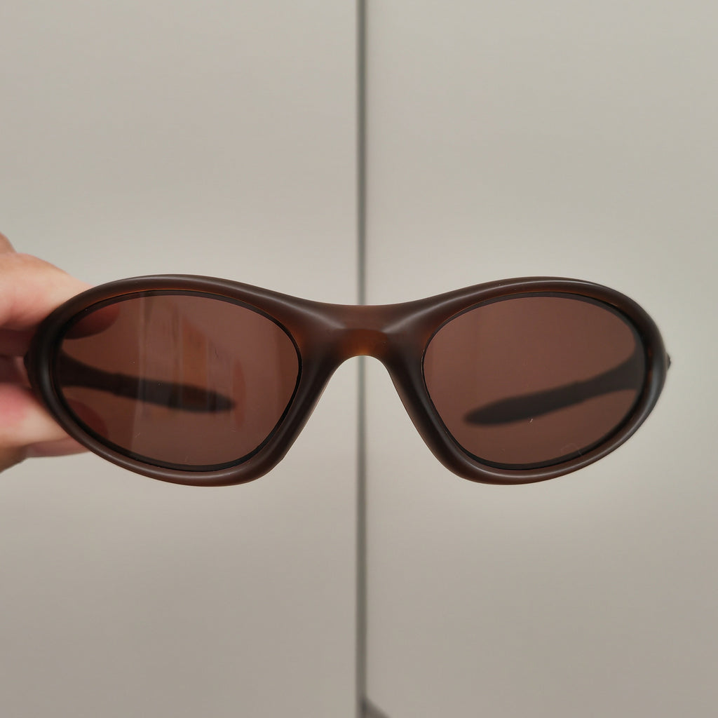Retro Sonnenbrille mit kleinem Gestell und UV-Schutz