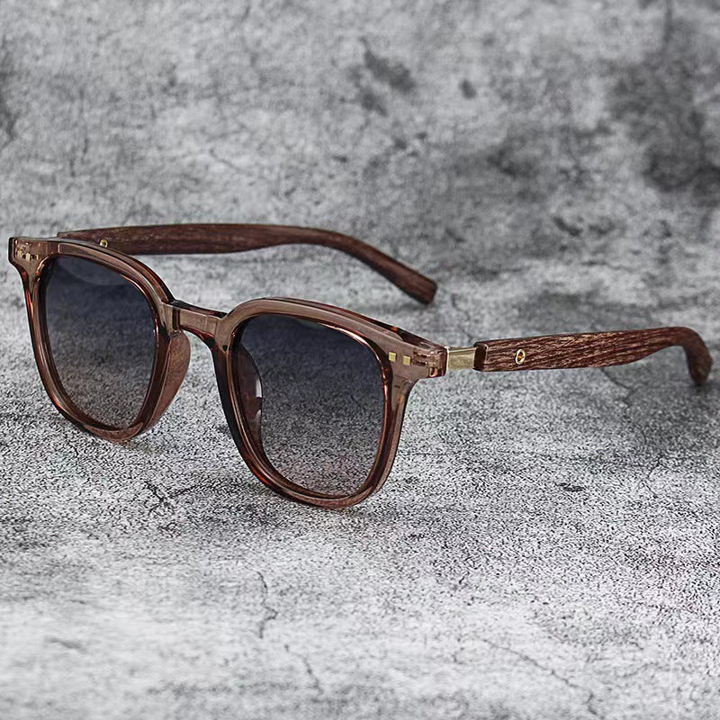 Sonnenbrille mit Holzmaserungsbügeln